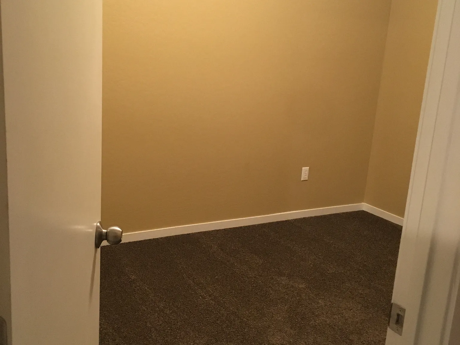 2 bed, 750 sqft, $1,300 — Photo 4