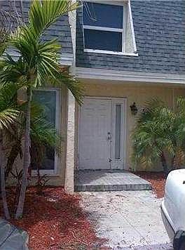 3rd image of 521 SW 1st Ct