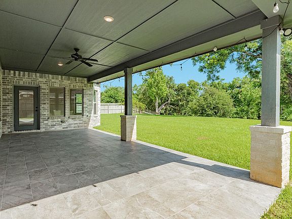 4th image of 216 Creekside Ln