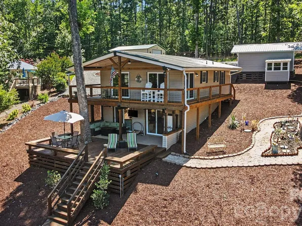 512 Deerfield Rd, Mount Gilead, NC 27306