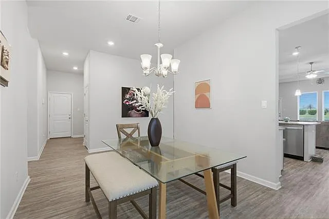 4 bed, 3.0 bath, 2712 sqft, $2,800 — Photo 4