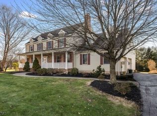 1 Canterbury Ln, Lebanon, NJ 08833