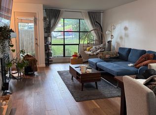 402 4th Ave #402, Kirkland, WA 98033