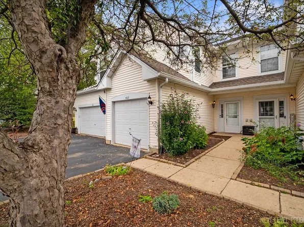 403 Canterbury Ct, Oswego, IL 60543