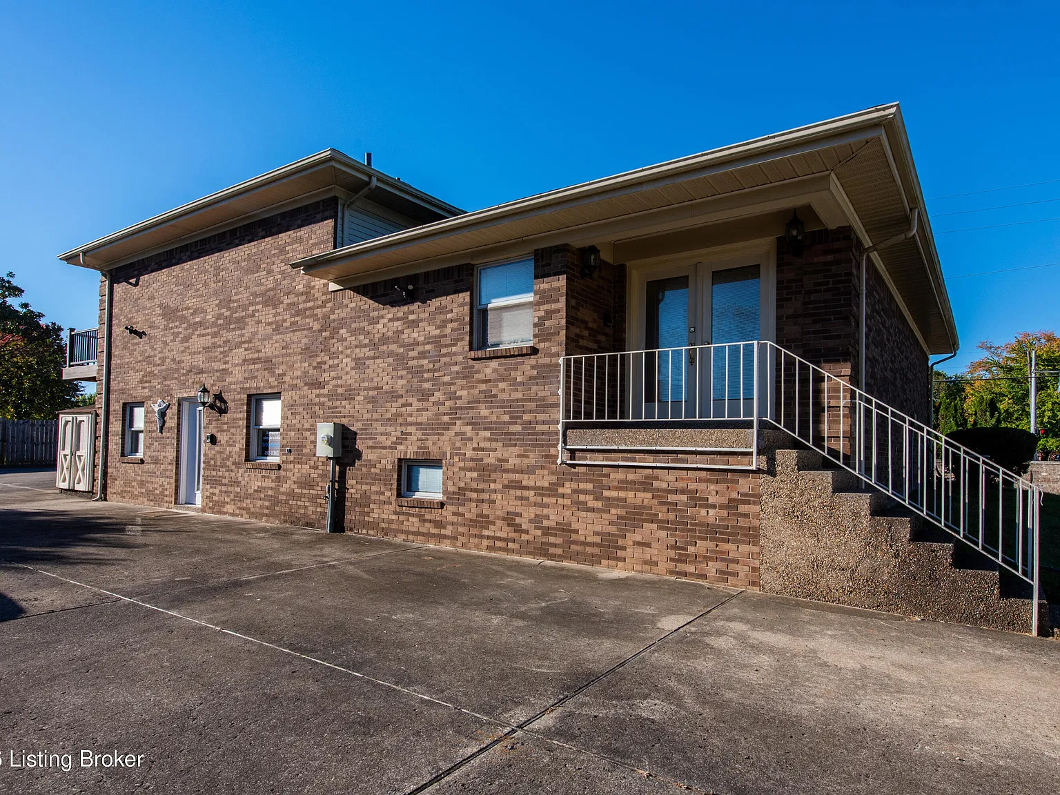 4 bed, 5.0 bath, 3587 sqft, $4,669 — Photo 4