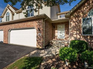12 Pineview Ct, Buffalo, NY 14224