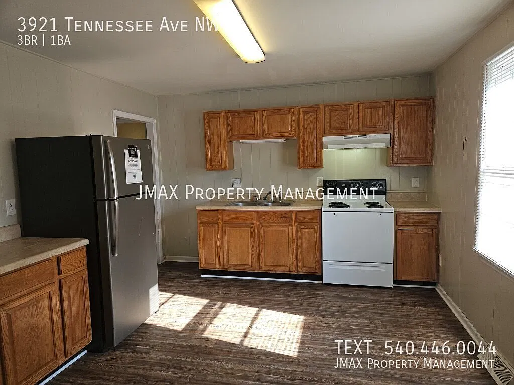 Convenient One-Level Home with Spacious Yard — Photo 4