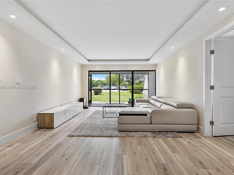 230 Lakeview Dr #106 — Photo 12