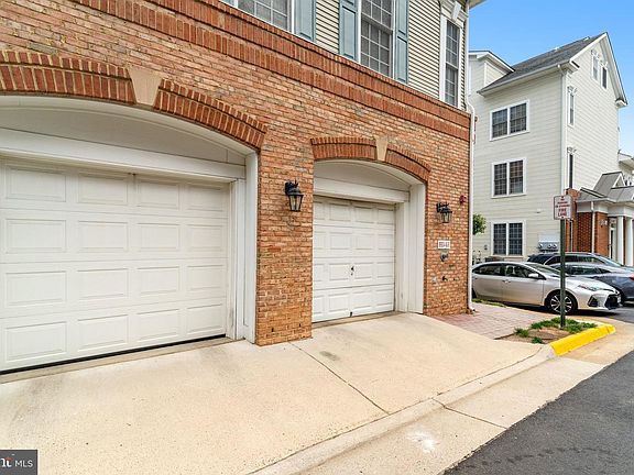 5th image of 8933 Milford Haven Ct #33A