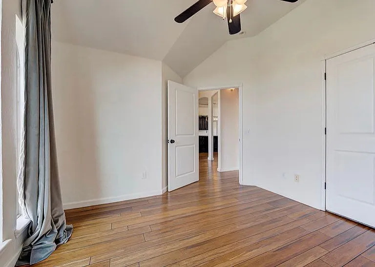 516 Allison Ln — Photo 14