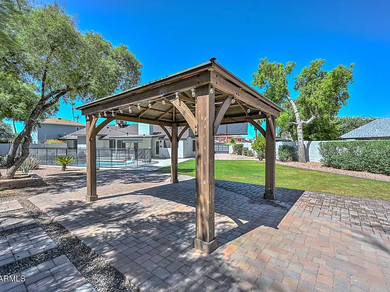 11509 N 109th Way — Photo 7