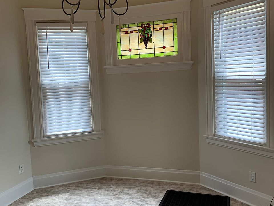 1st image of 3918 Burwood Ave #1
