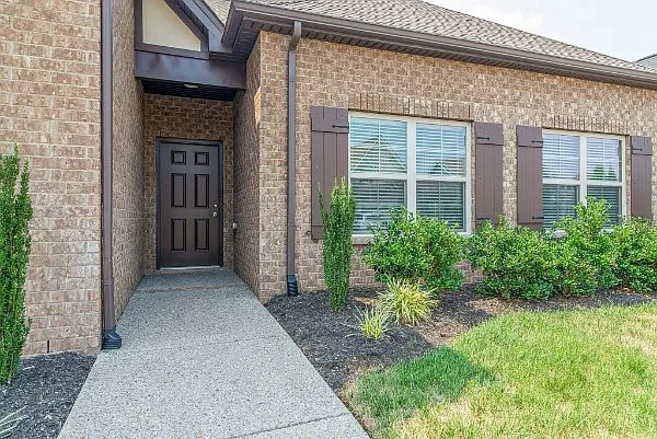 3 bed, 1985 sqft, $2,700 — Photo 4