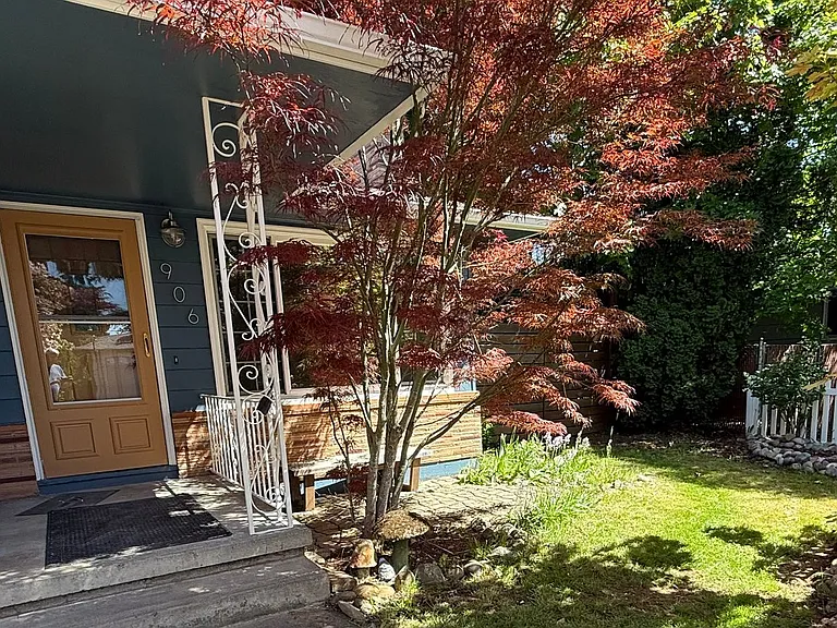 906 SE 165th Ave — Photo 2