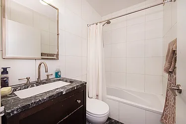 Rented by R New York