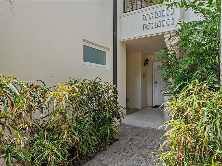 15713 Fisher Island Dr #15713 — Photo 38