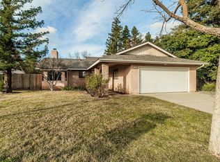 2228 E Shea Dr, Fresno, CA 93720