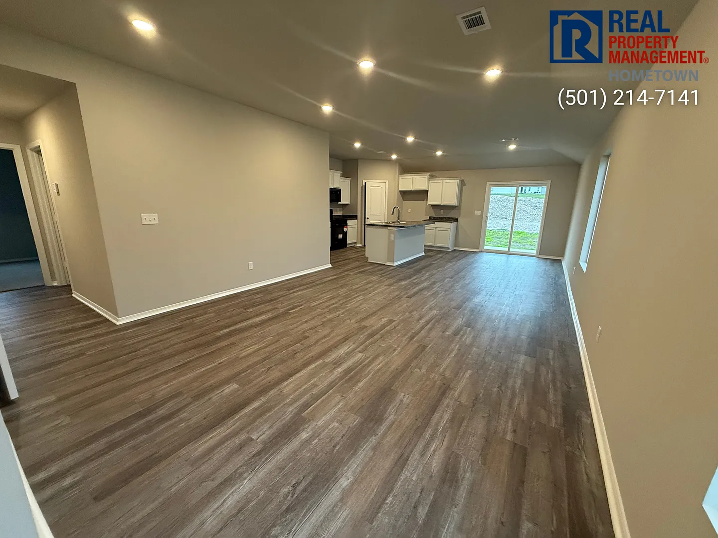 Charming 4-Bed 2-Bath Home in Benton — Photo 2