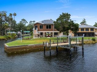 7 Oak Dr, Yankeetown, FL 34498