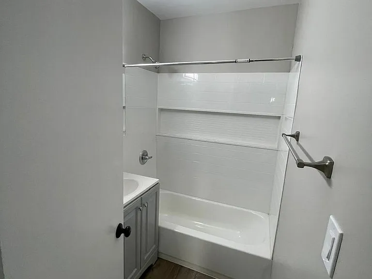 1616 Cherry Lane — Photo 4