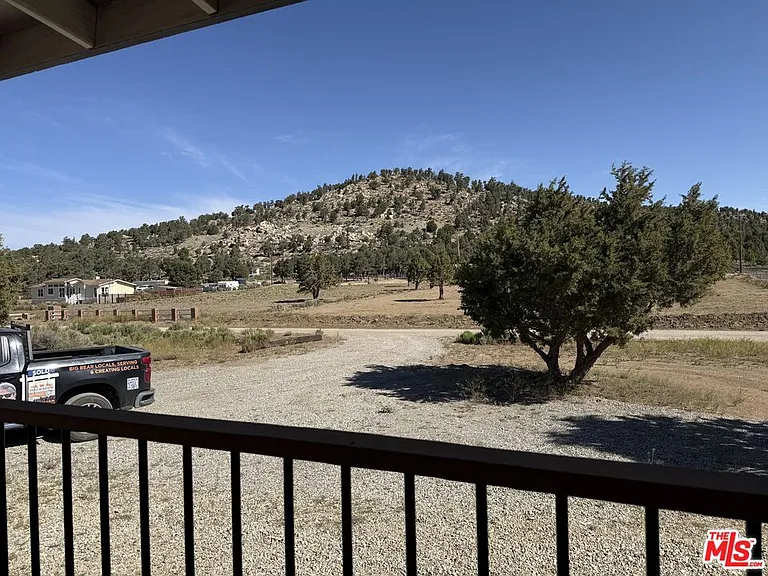 47041 Old Pioneer Town Rd — Photo 7