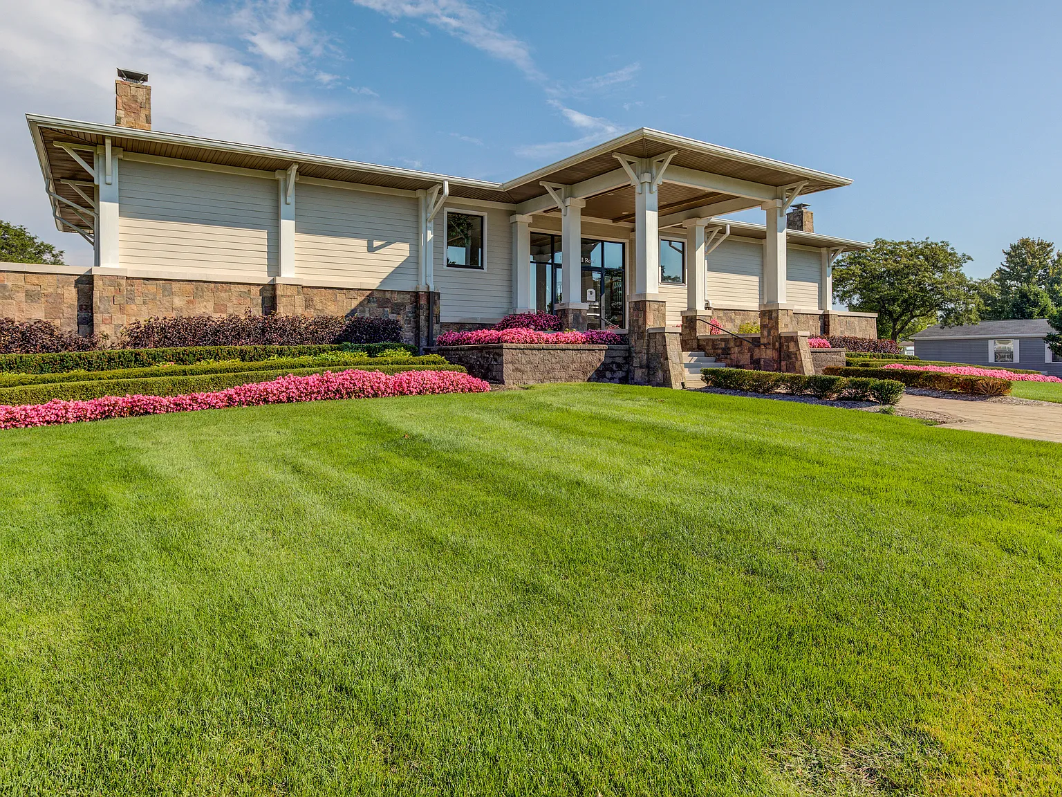 Camelot Villa — Photo 3