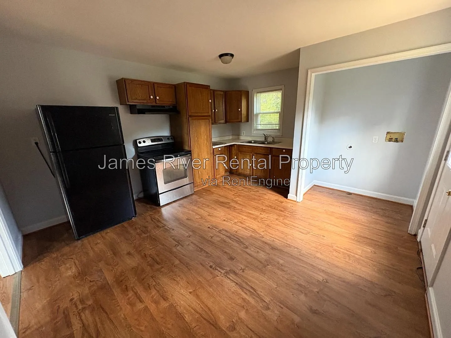 2 bed, 1.0 bath, 700 sqft, $895 — Photo 2