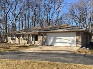 185 Briarwood Pl, Dahinda, IL 61428