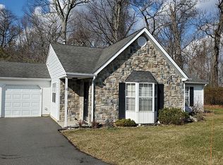 21 Ivy Ridge Close, Freehold, NJ 07728