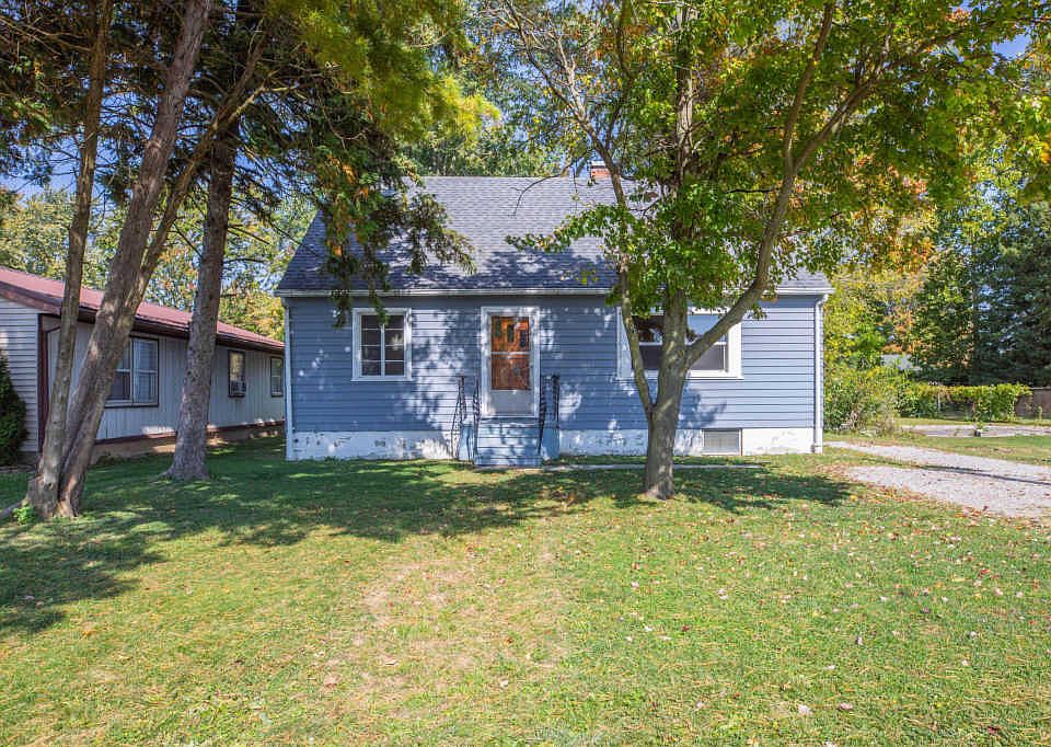 1st image of 446 Osgood St