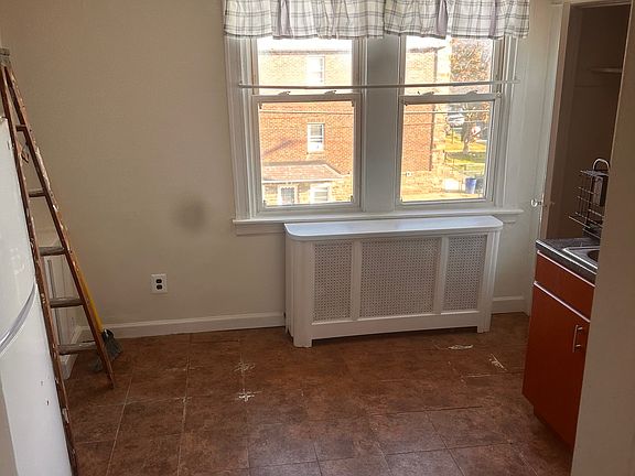 3rd image of 3500 Vista St Floor 2