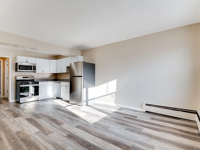 Trailway Apartments — Photo 47