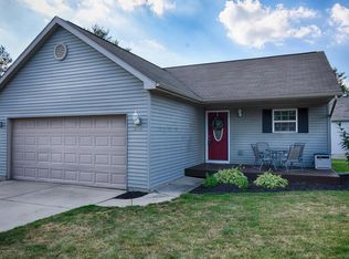 218 Queens Ct, Grand Ledge, MI 48837