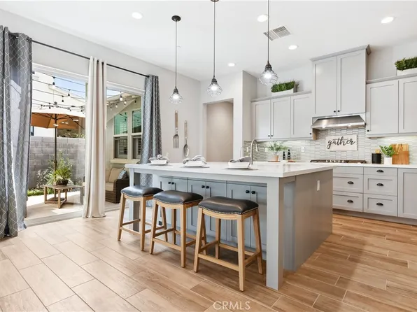 27 Alienta Ln, Mission Viejo, CA 92694