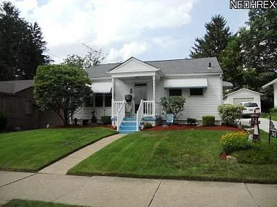 243 E Baird Ave photo 1