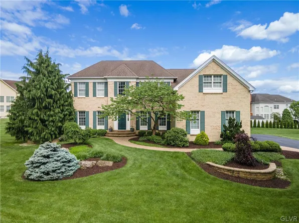 4250 Anthony Dr, Bethlehem, PA 18020