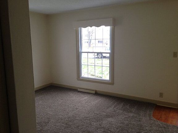 4th image of 189 Forest Lawn Blvd