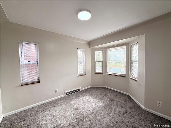 4th image of 10521 McKinney St