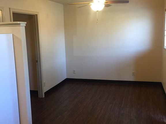 4th image of 4147 Blaine Ave