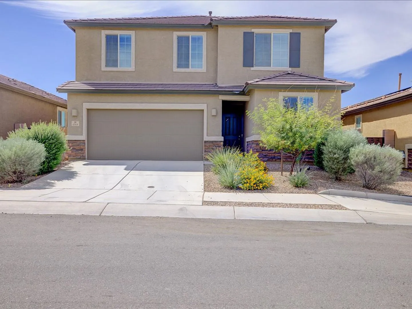 4 Bedroom 3 Bathroom — Photo 2