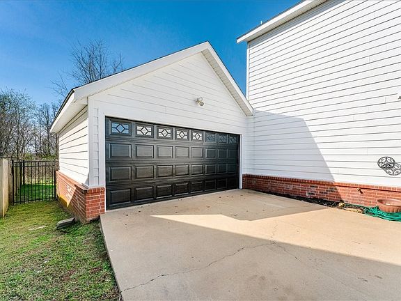 5th image of 7715 Bridgegate Ave