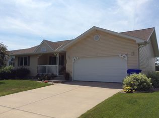 1819 Birchwood St, Aurora, NE 68818