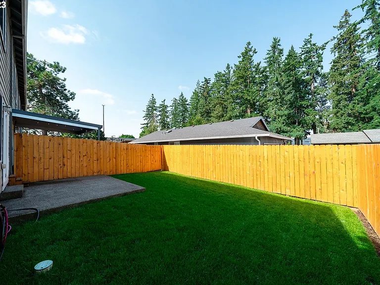 773 N Pine St — Photo 26