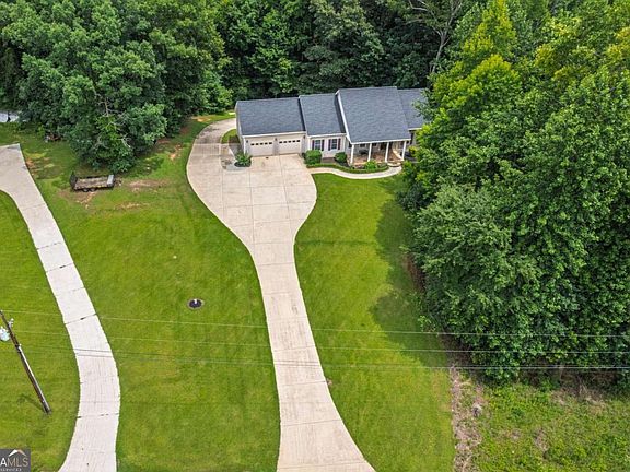 4th image of 3627 E Hall Rd
