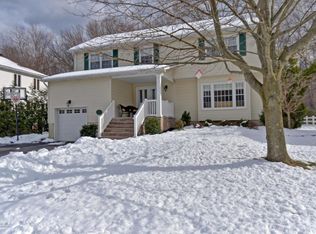 27 Columbia Dr, Tinton Falls, NJ 07724