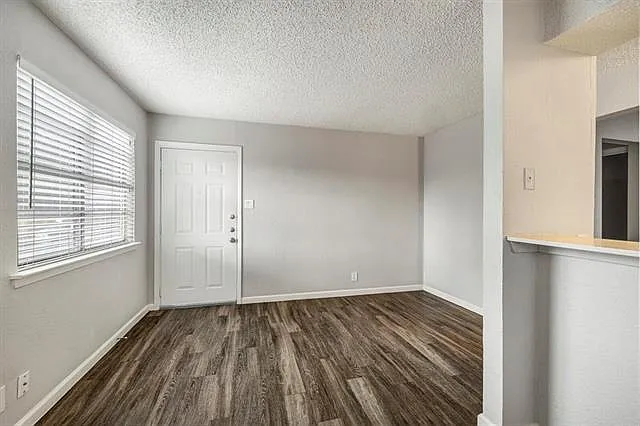 4314 Gillis St #105 — Photo 9