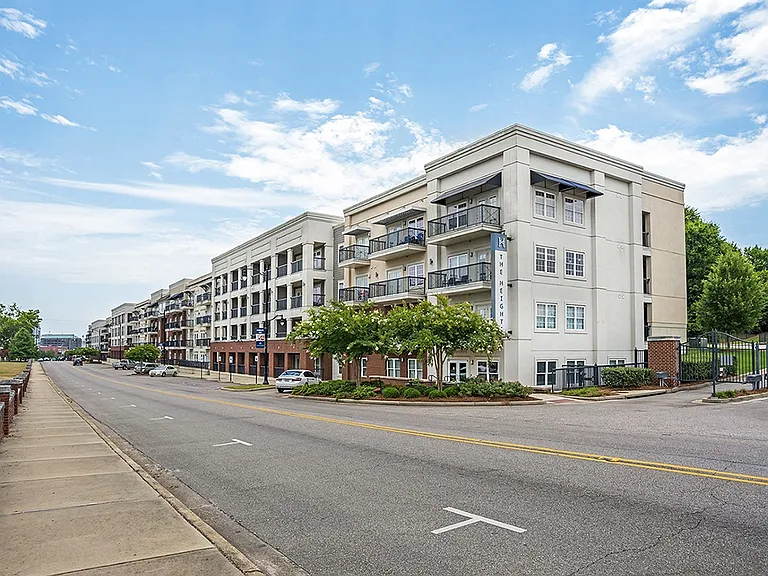 The Heights Apartments — Photo 20