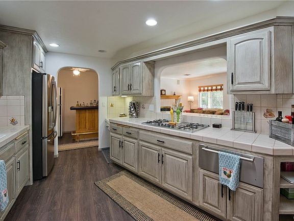 5th image of 16557 Canyon Ln