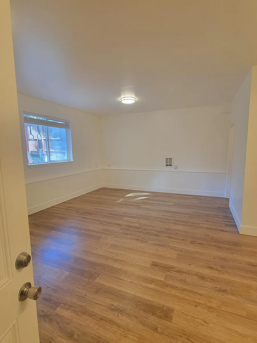 Building Photo - 1723 Quesada Ave #A