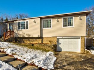 313 Hillside Pl, North Aurora, IL 60542